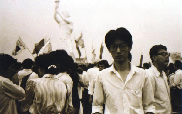 吴向东在天安门广场（1989年）