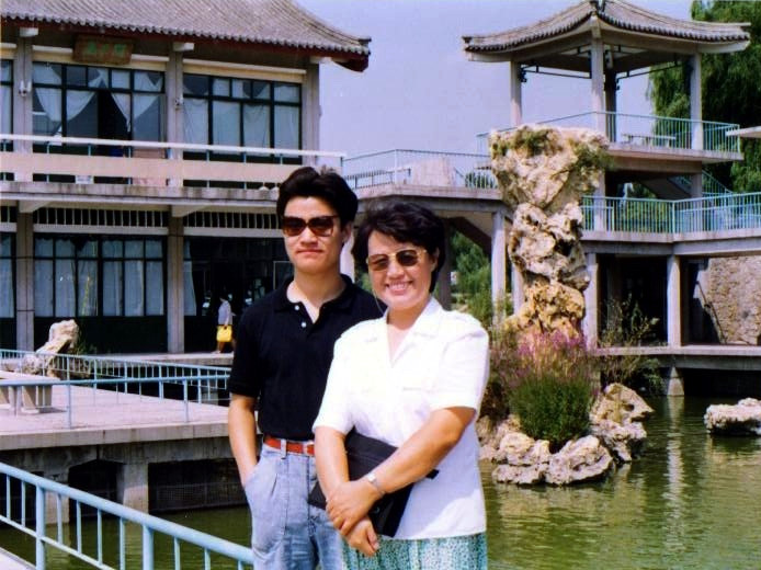 Ye Weihang and his mother, Yin Min