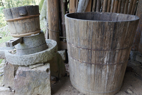 Chen Yongting’s father made a living by making wooden pails