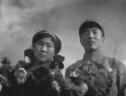 Ma Chengfen and Du Dongxu as young soldiers