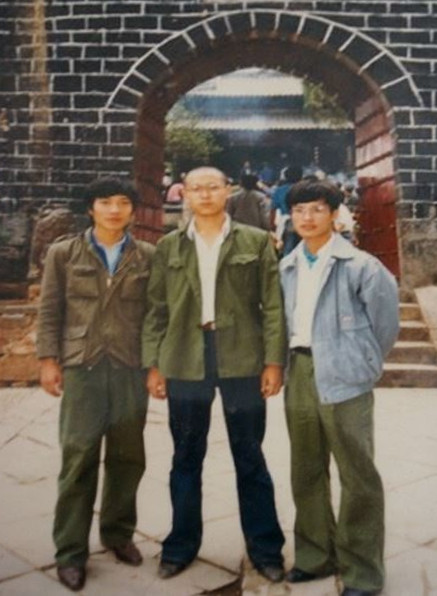 Tian Daoming, left, with classmates