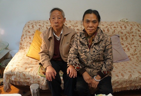 肖傑的父母肖宗友、喬秀蘭（2013年）