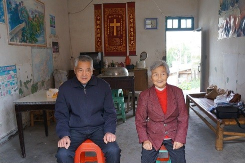 Xiong Zhiming’s father, Xiong Hui, and mother, Zhang Caifeng, 2013